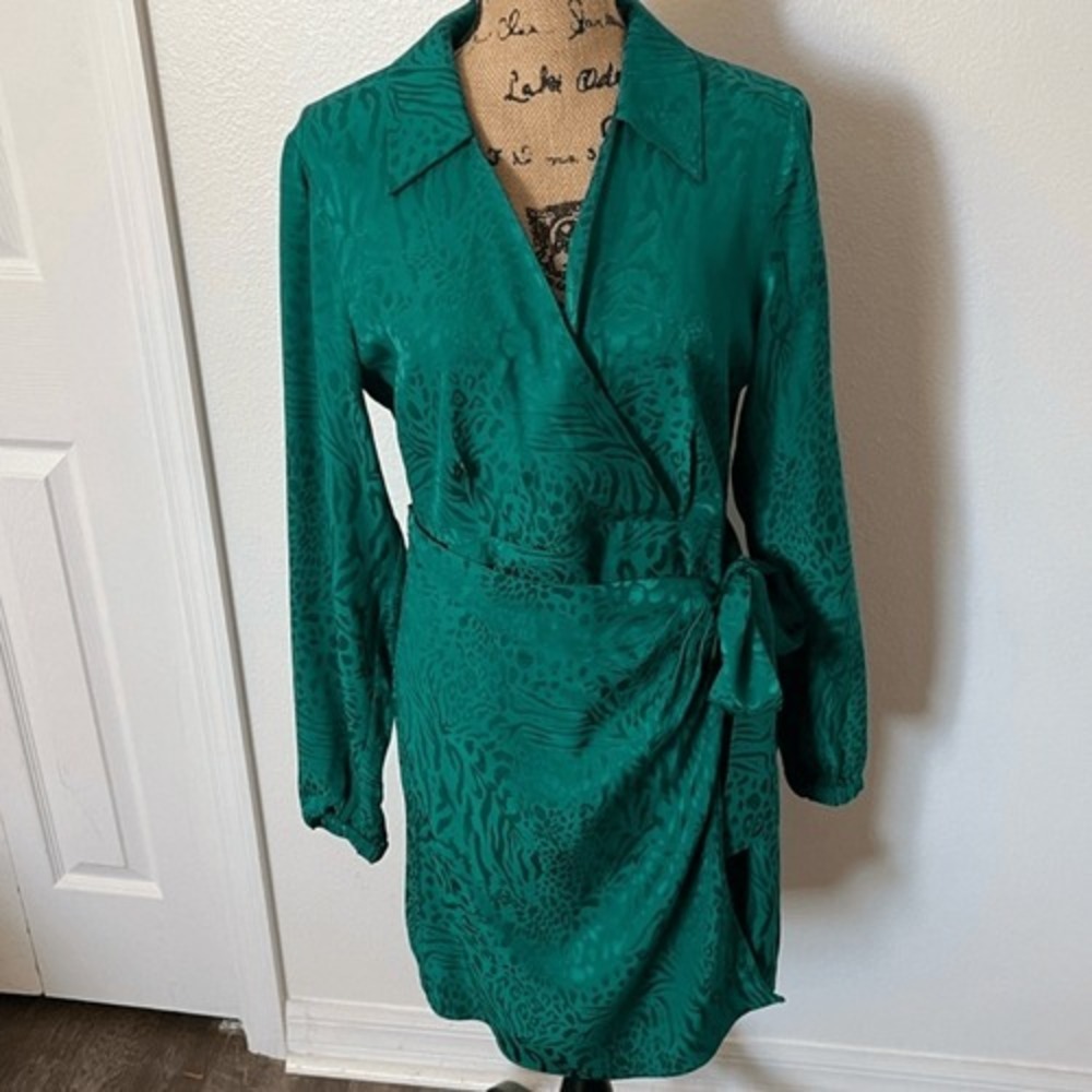 Lilly Pulitzer Nicolina Wrap Dress Party Animal- Size 6
